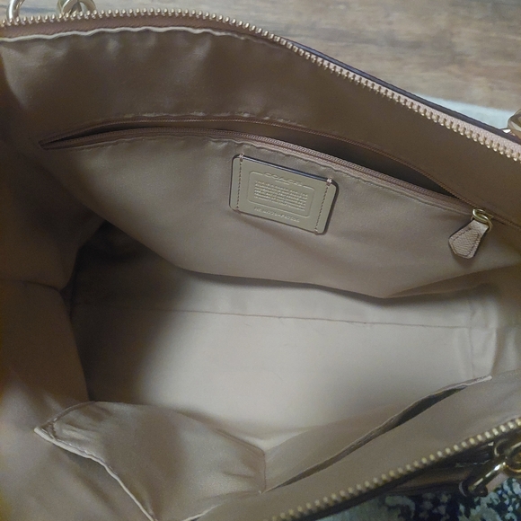 Coach blush shoulder bag - Picture 3 of 5
